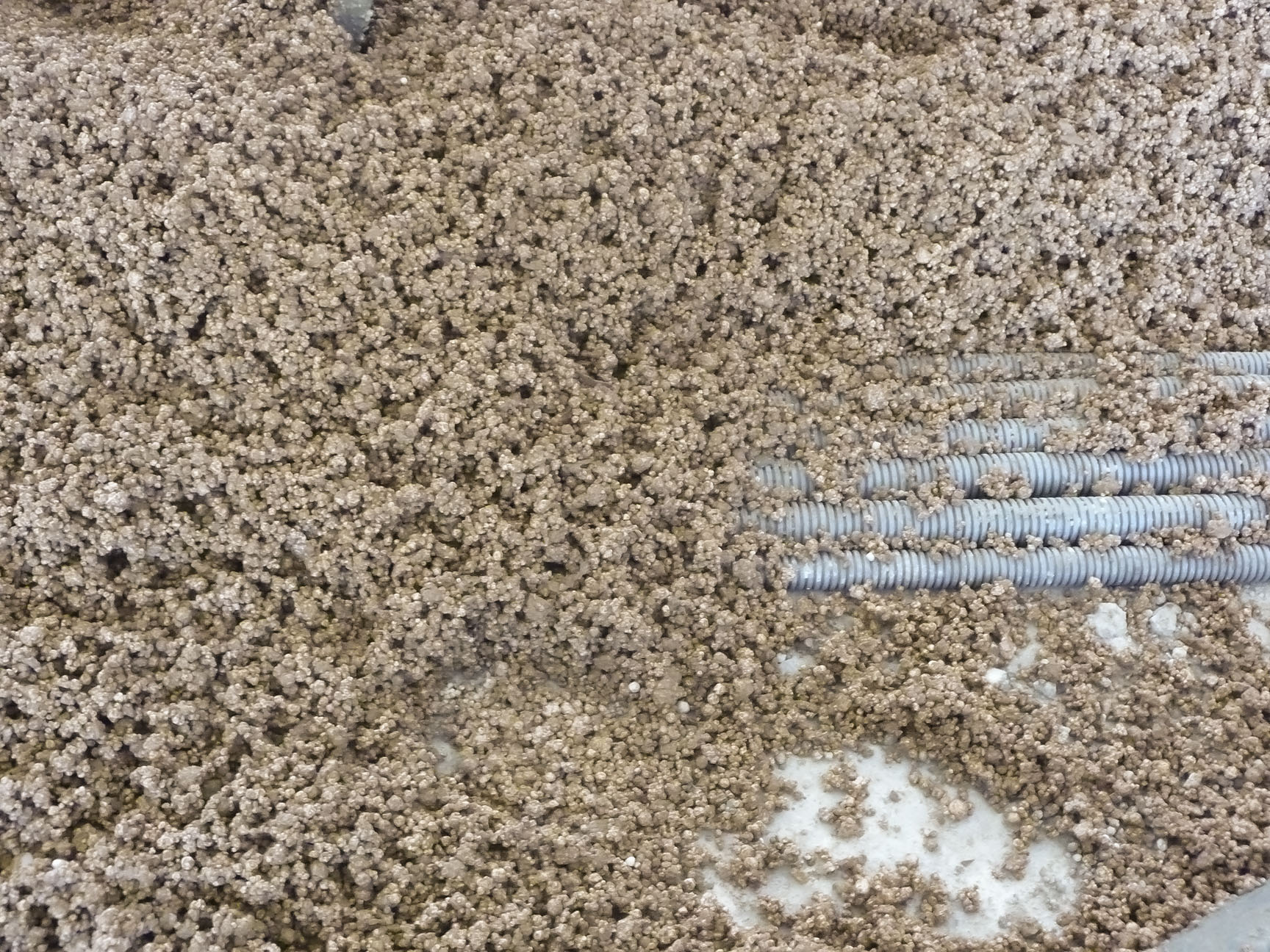 Installationen und Rohre